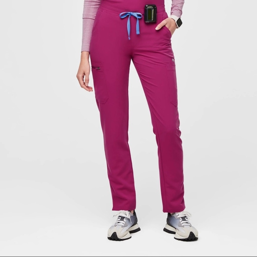 Figs Yola Skinny Scrub Pants in Raspberry Sorbet. Size XL/P